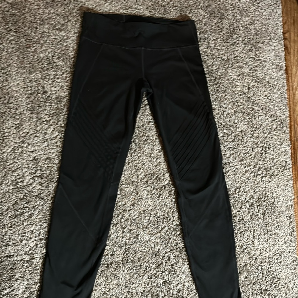 Gap fit blackout technology size small
